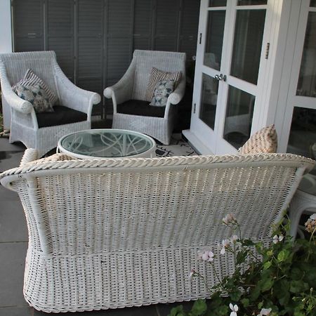 Bed and Breakfast Compass Rose Дартмаут Экстерьер фото