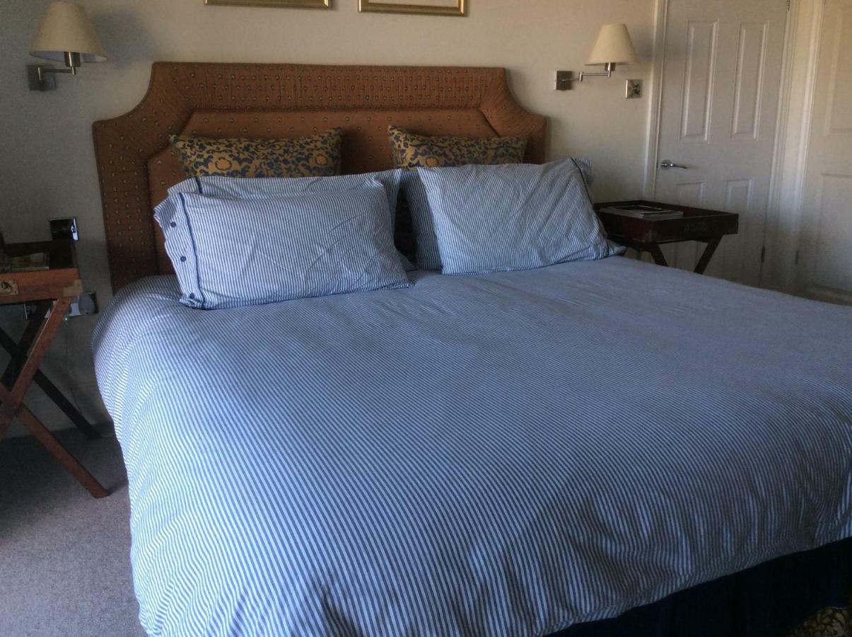 Bed and Breakfast Compass Rose Дартмаут Экстерьер фото