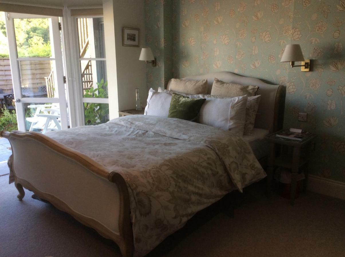Bed and Breakfast Compass Rose Дартмаут Экстерьер фото