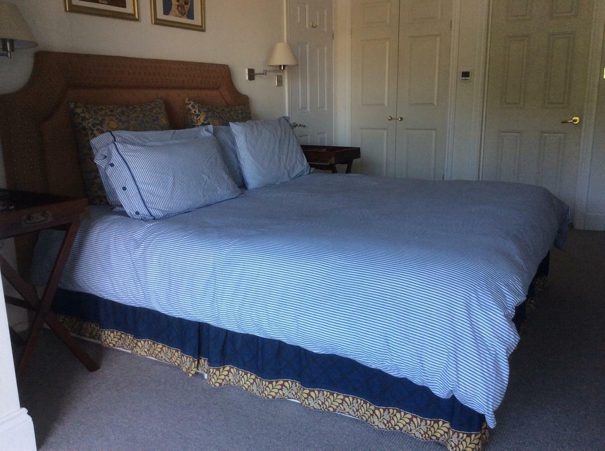 Bed and Breakfast Compass Rose Дартмаут Экстерьер фото