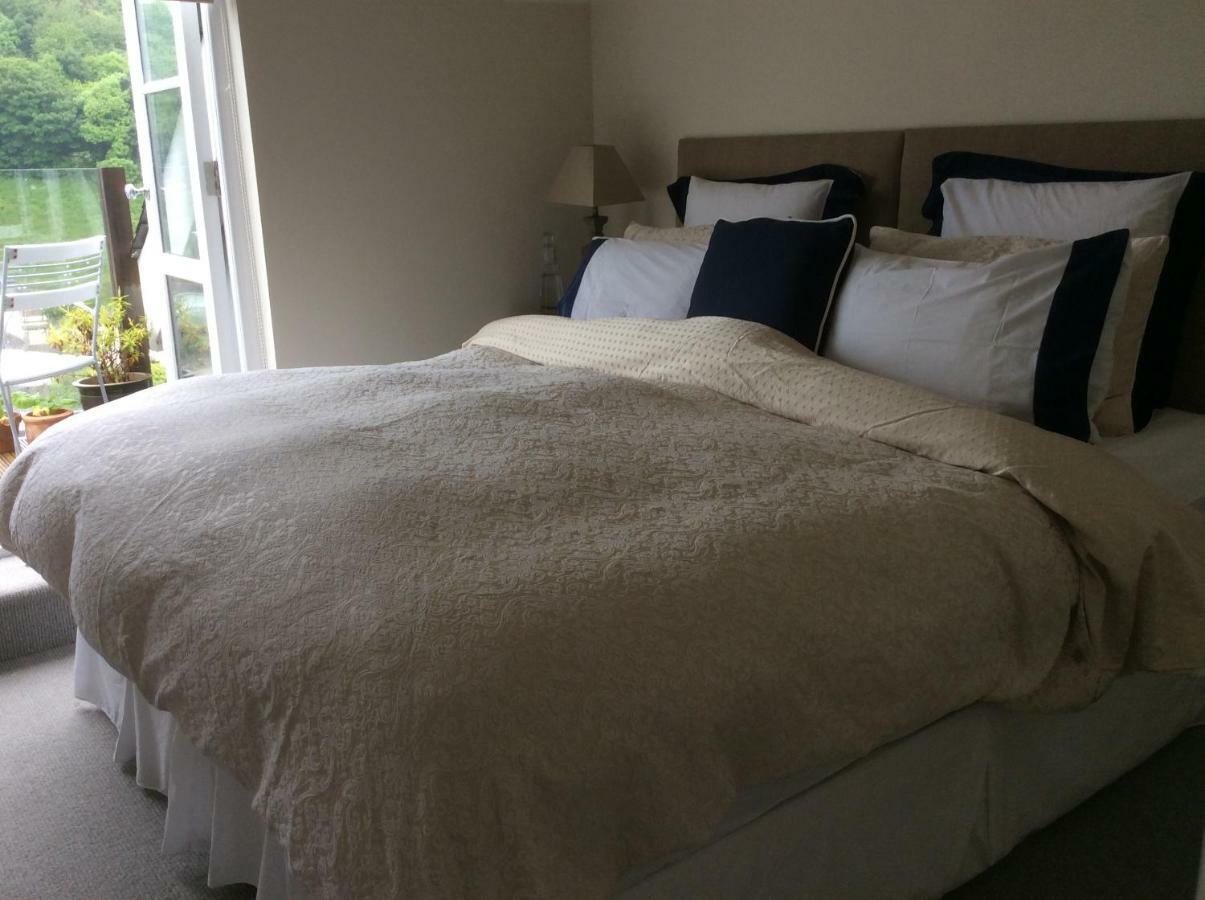 Bed and Breakfast Compass Rose Дартмаут Экстерьер фото