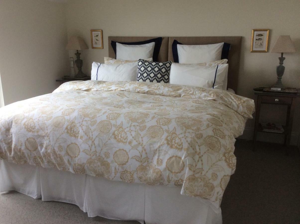Bed and Breakfast Compass Rose Дартмаут Экстерьер фото