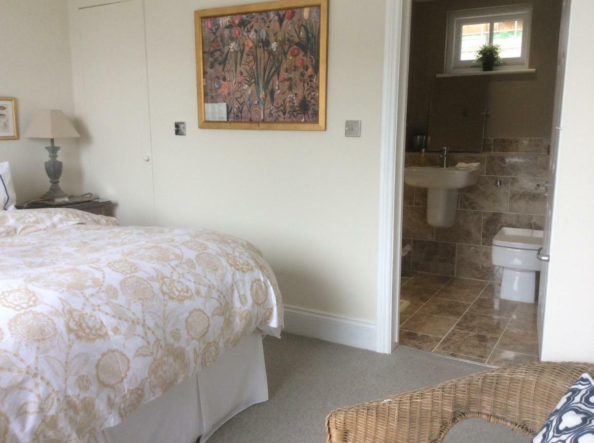 Bed and Breakfast Compass Rose Дартмаут Экстерьер фото